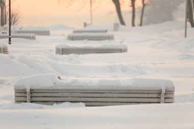 Park bench kış kar