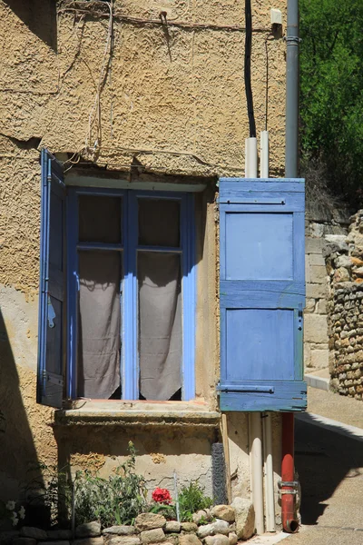 Fenster in der Provence — Stockfoto