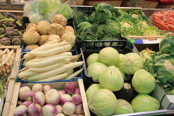 Grönsaker på en marknad — Stockfoto