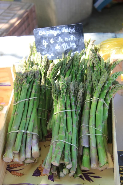 Asparagus on a market — Stock Photo, Image