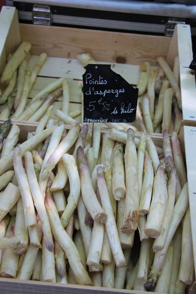 Asparagi su un mercato — Foto Stock