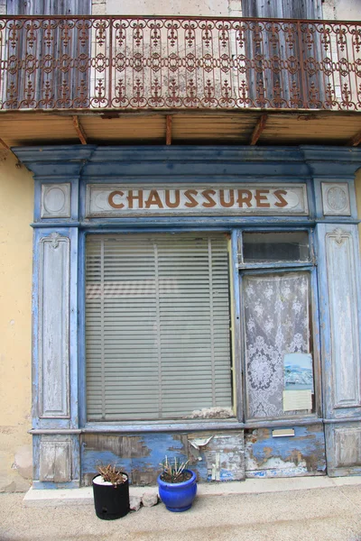 Staré boty shop ve Francii — Stock fotografie