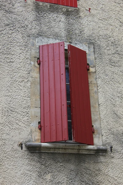 Γαλλικά παράθυρα με τα παραθυρόφυλλα — Φωτογραφία Αρχείου
