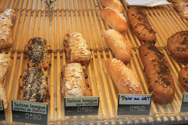 Fransız ekmeği bir dükkanda — Stok fotoğraf