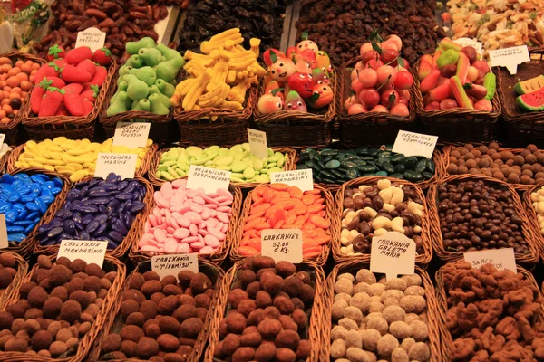 Cukierki na rynku w Barcelonie — Zdjęcie stockowe