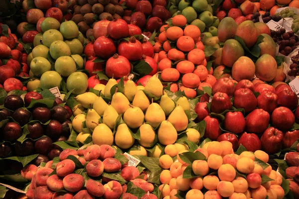 시장에서의 과일 — 스톡 사진