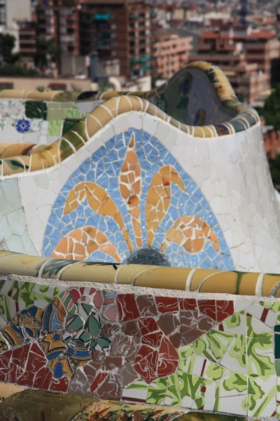 A Güell park Barcelonában mozaik részlete — Stock Fotó