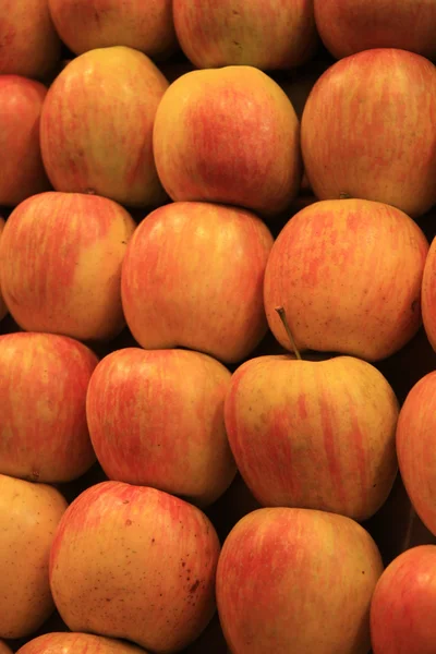 Dizilmiş elmalar — Stok fotoğraf