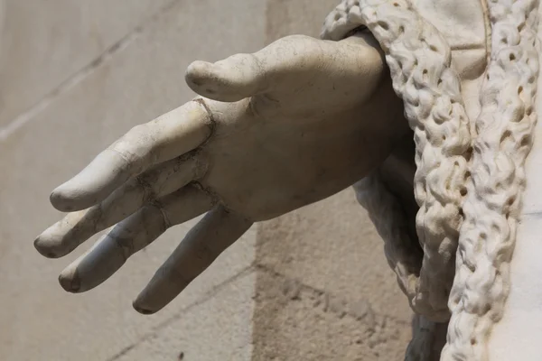 Mão de uma estátua — Fotografia de Stock