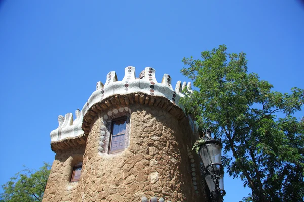 Building at entrance Park Guell, Barcelona — Stock Photo, Image