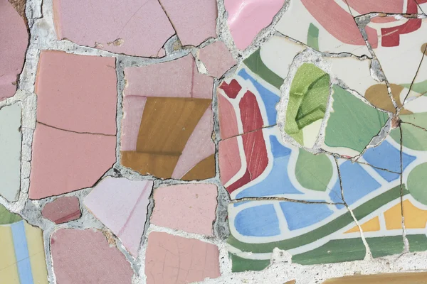 Деталь мозаики в парке Гуэль в Барселоне — стоковое фото