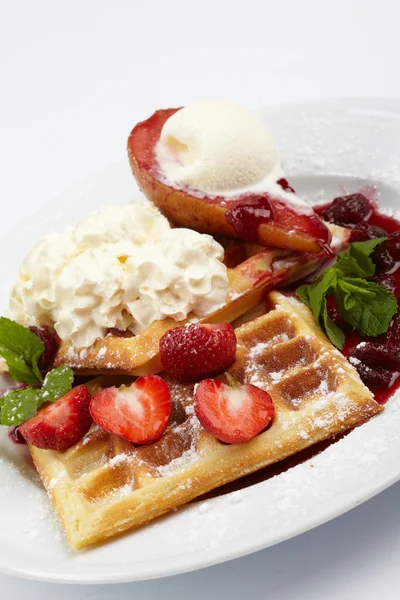 Waffles with strawberry — Stock Photo, Image