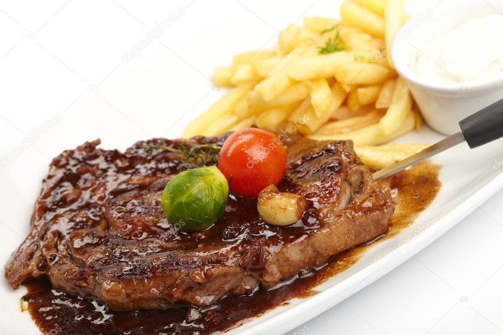 steak avec frites français — Photographie strelok © 12063270