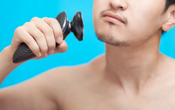 Adam bir yanak tıraş — Stok fotoğraf