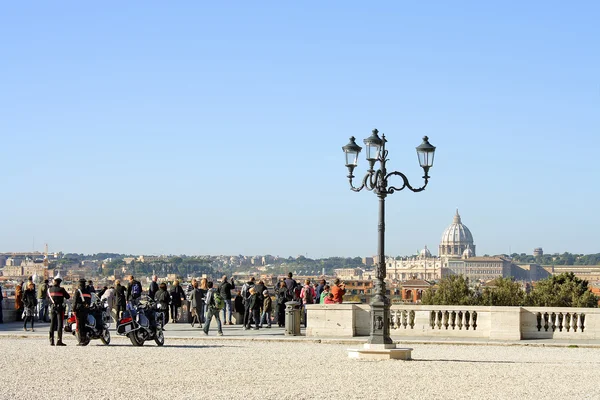 Rome, observation deck in the Gardens of the Pincho — Stock Photo, Image