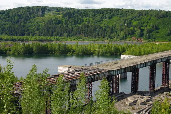 Een onvoltooide dam reservoir krapivino — Stockfoto
