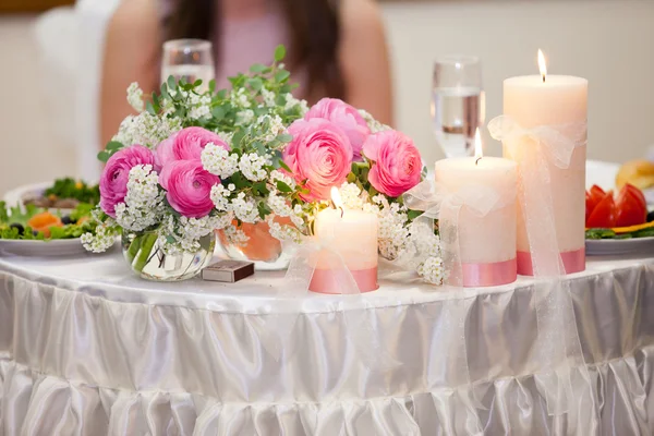 Kwiaty - tabele zestaw do ślubu — Zdjęcie stockowe