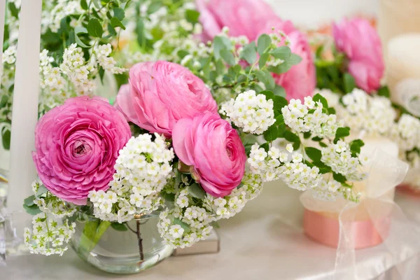 Flores - Conjunto de mesas para boda —  Fotos de Stock