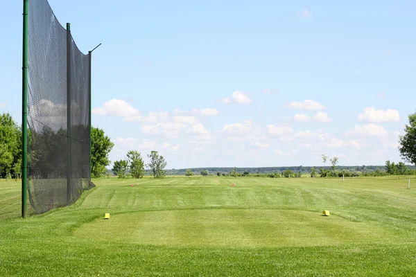 Golfbaan zomer landschap — Stockfoto