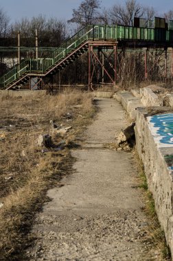 terk edilmiş siloları