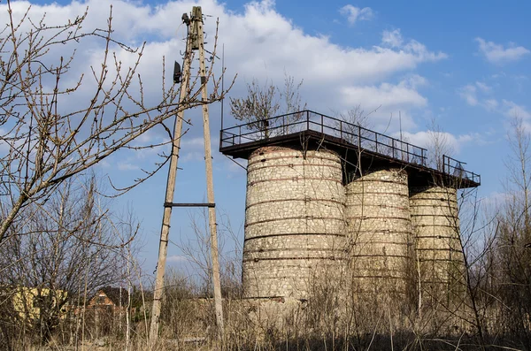 Verlaten silo 's — Stockfoto