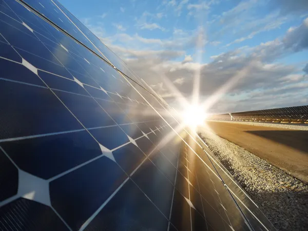 Solkraftverk - solceller Stockfoto