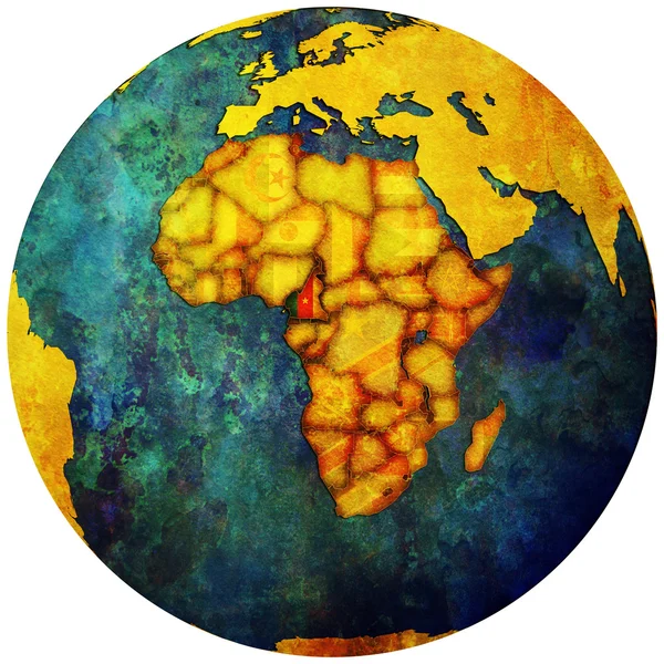 Bendera Kamerun pada peta globe — Stok Foto
