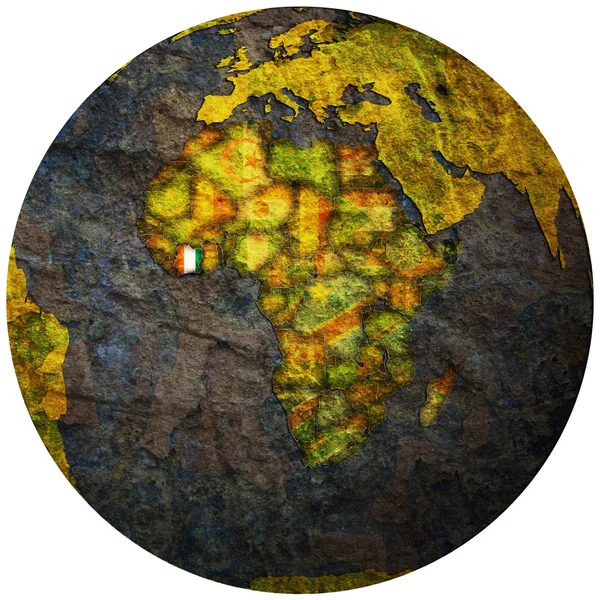 Flaga Wybrzeża Kości Słoniowej na mapie świata — Zdjęcie stockowe