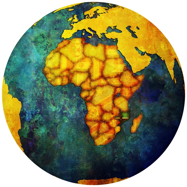 Флаг Мозамбика на карте мира — стоковое фото