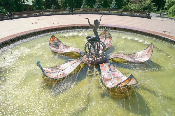 Fountain of Thumbelina — Stock Photo, Image