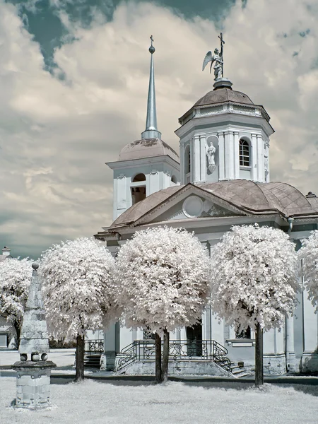 Kirche auf einem Bauernhof kuskovo — Stockfoto
