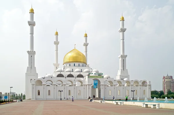Нур Астана мечеть — стокове фото