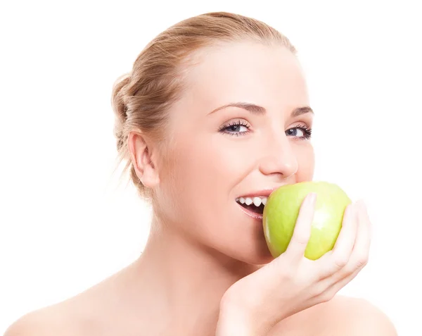 Žena jí jablko — Stock fotografie