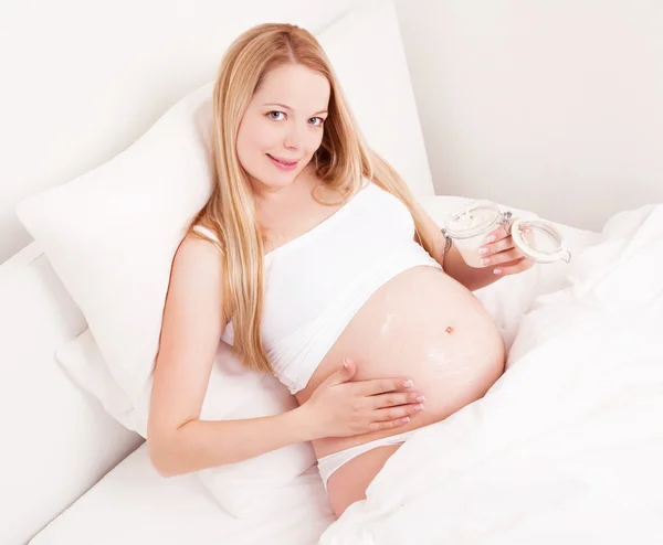 Mujer embarazada. — Foto de Stock