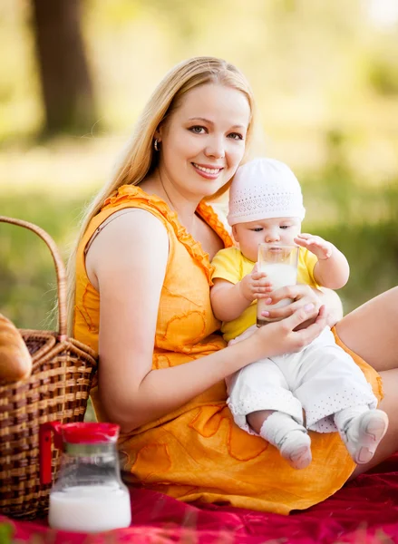 母親と赤ん坊 — ストック写真