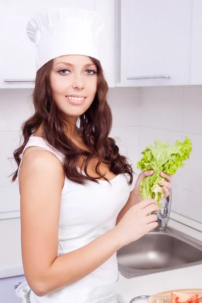 Nő, salátával — Stock Fotó