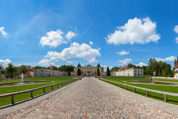 Paláce Branickich nyní lékařské univerzity — Stock fotografie