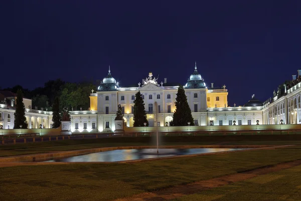 Дворец Браницких ночью — стоковое фото