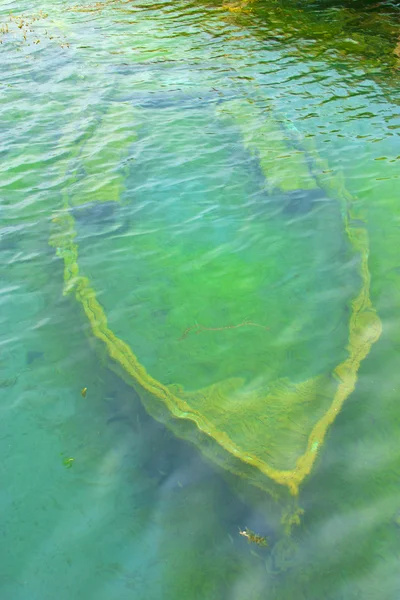 Лодка под водой — стоковое фото