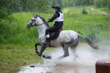 eventer su sıçrama müzakere ata