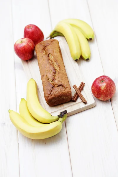 Ciasto z jabłek i bananów — Zdjęcie stockowe