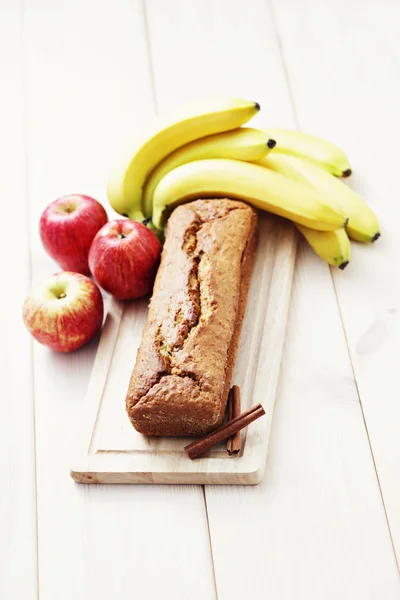 Bolo de maçã e banana — Fotografia de Stock