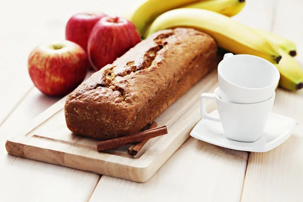 Apple and banana cake — Stock Photo, Image