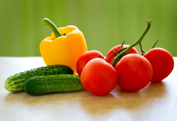 蔬菜。桌上的新鲜健康食品 — 图库照片