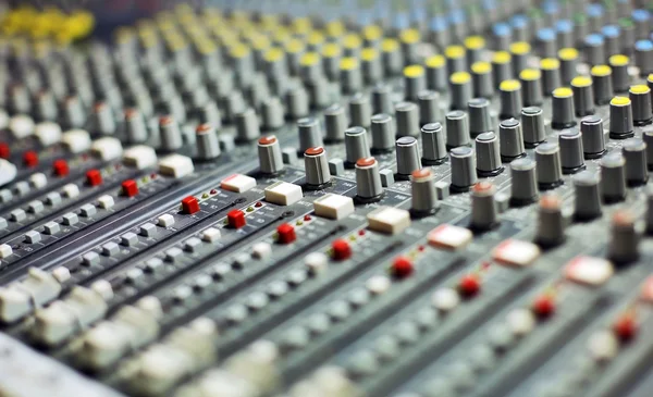 Misturador de áudio fader placa de mistura e botões — Fotografia de Stock