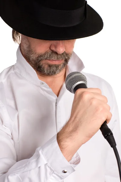 Şarkıcı mikrofon ile — Stok fotoğraf