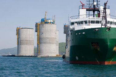 temel offshore petrol platformu çekme römorkör