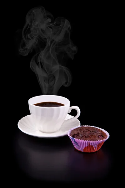 Ζεστό φλιτζάνι καφέ και κέικ — Φωτογραφία Αρχείου