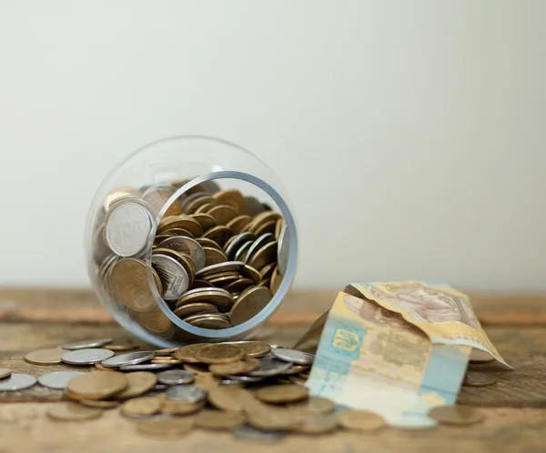 Monete ucraine e hryvnas mostra povertà — Foto Stock