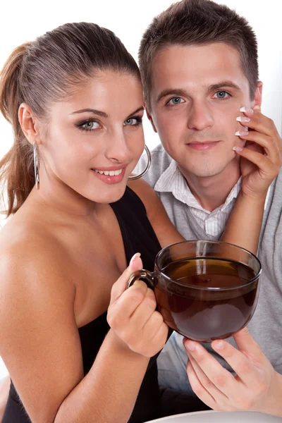 Man en vrouw met kopje thee — Stockfoto